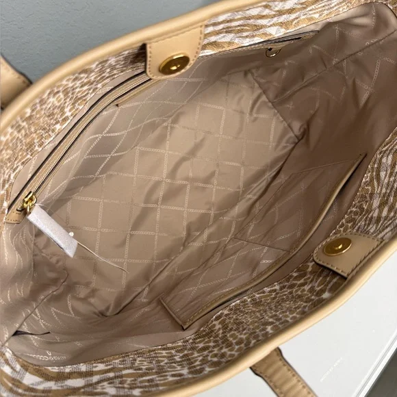 Michael Kors Carter Signature Animal Print Semi Lux Open Tote Handbag NWT